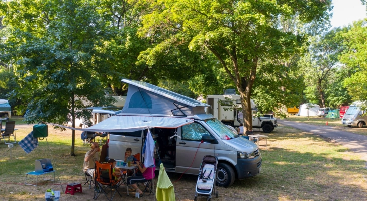 Emplacement camping-car, camping du Puy-en-Velay