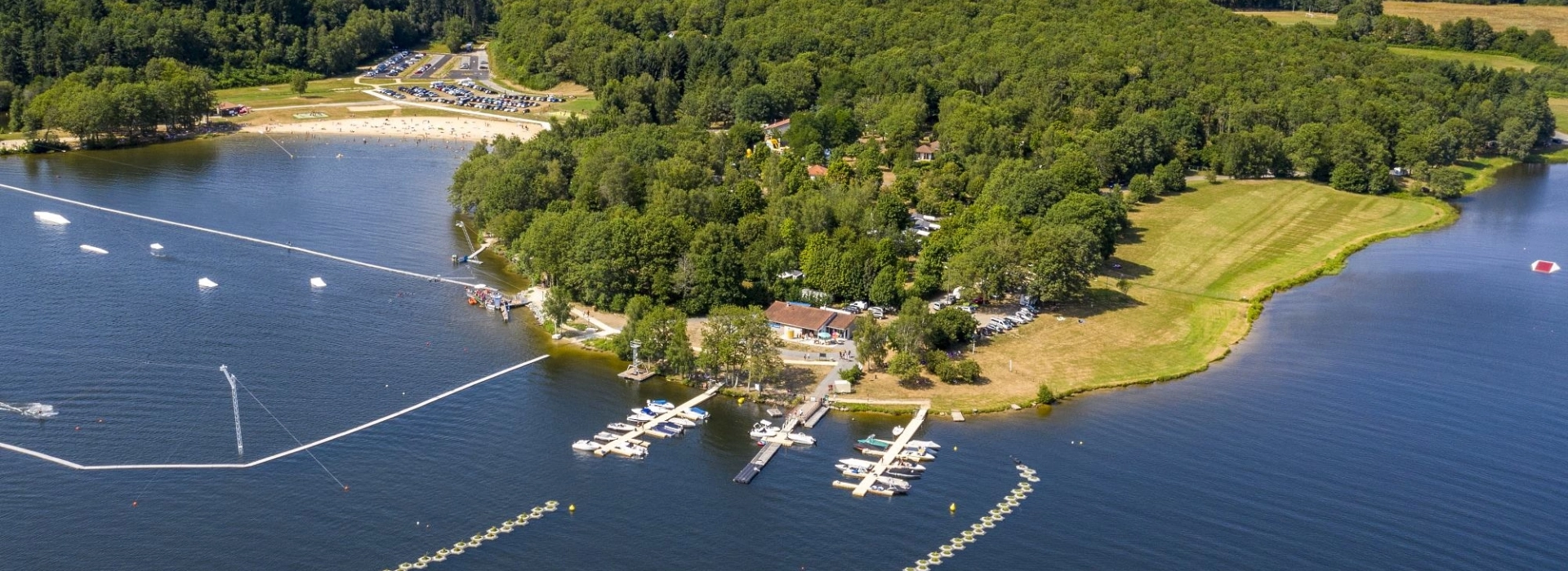 Vue aérienne du camping du Lac de Saint-Pardoux